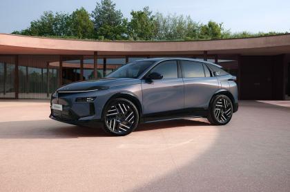 Η Lancia Gamma επιστρέφει ως coupe SUV με ηλεκτρικές και υβριδικές εκδόσεις 